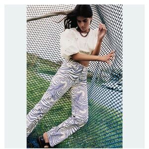 ZARA abstract hearts blue and cream high waisted jeans size 4